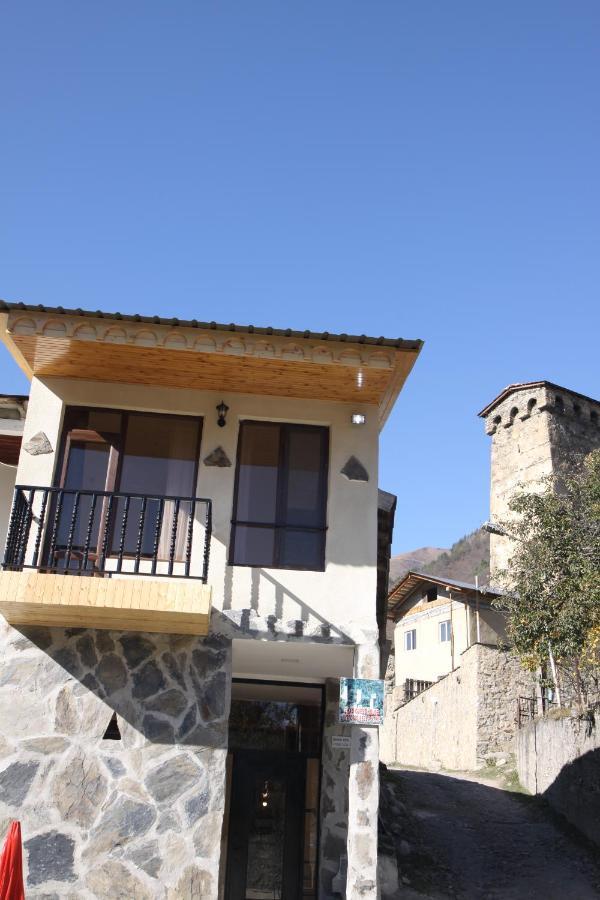 Eka'S Guest House Mestia Exterior foto